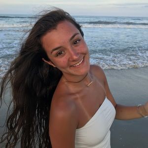 Meet your Posher, Ava